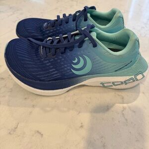 Women’s Topo Athletic Running Shoe